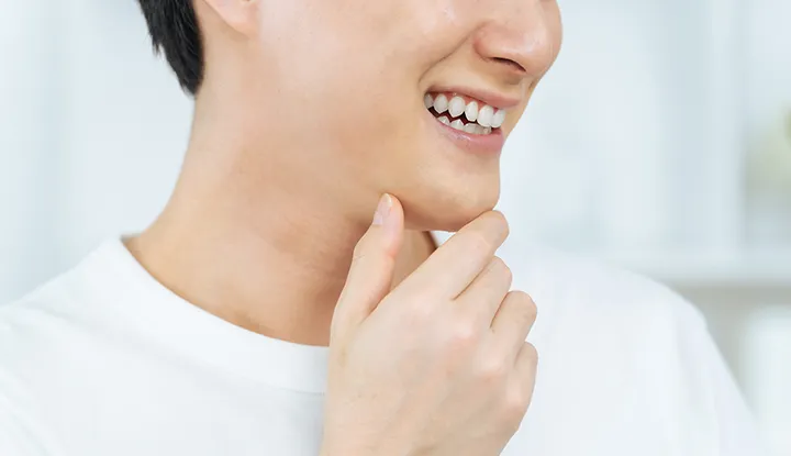 ヒゲ脱毛をした綺麗な男性